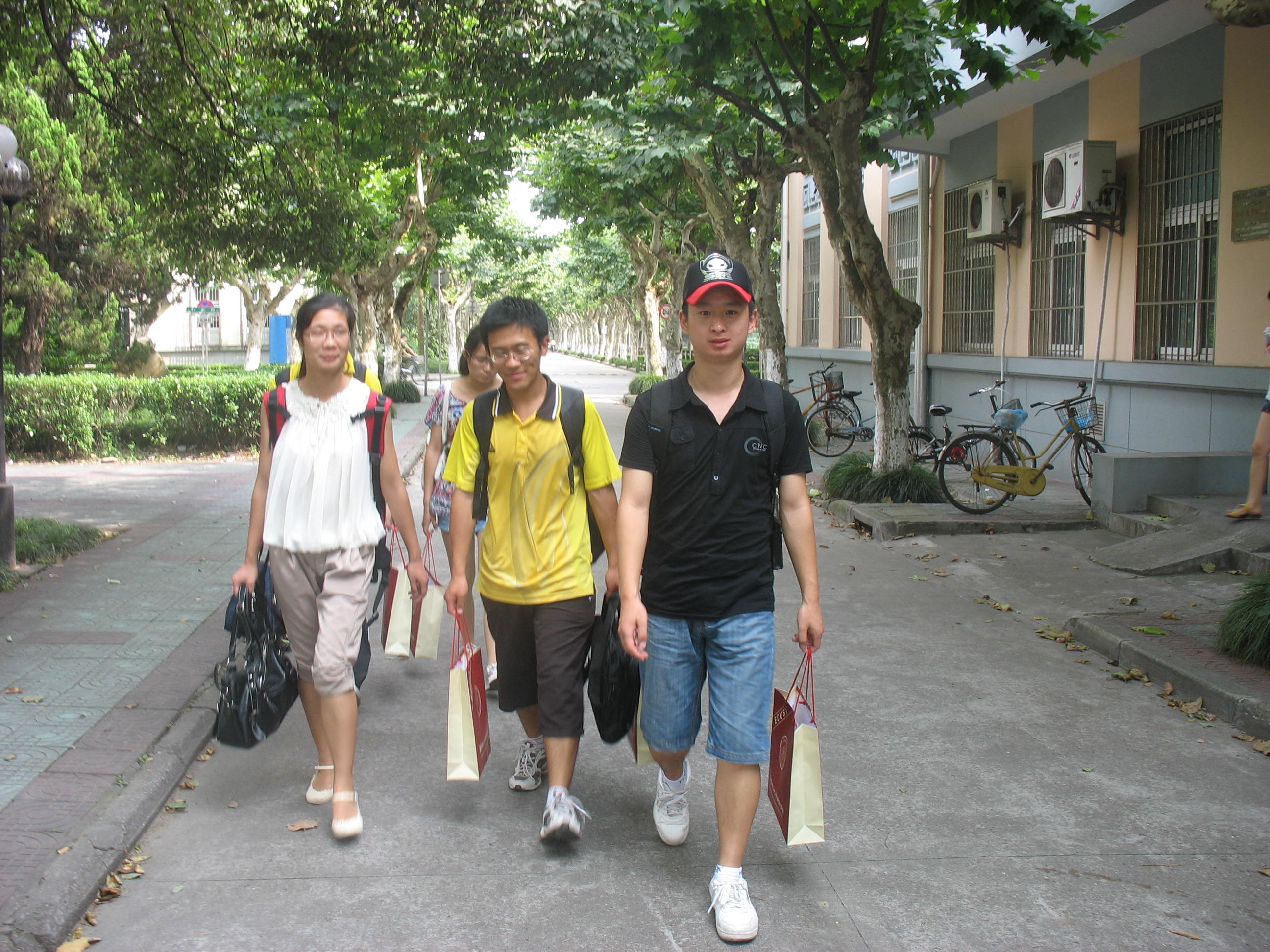 员工初踏ylzz总站线路检测校园